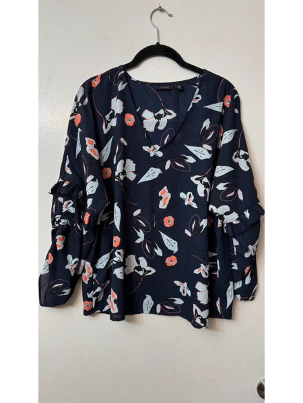 Halogen Floral V-Neck Ruffle Sleeve Blouse Size Medium
